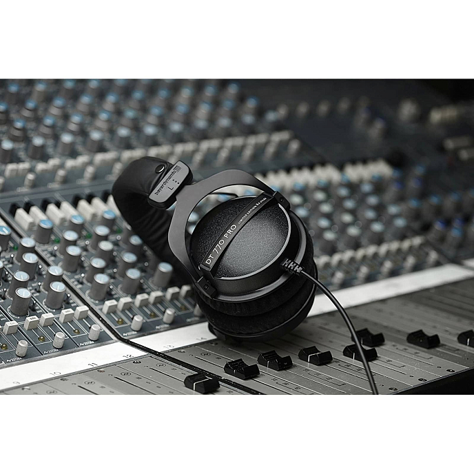 Monitor headphones Beyerdynamic DT 770 PRO Black Limited Edition / 80 Ohm - img.6