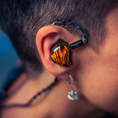 High End headphones Noble Audio Spartacus