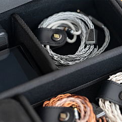 Headphone case Effect Audio Chamber Carrying Case Black