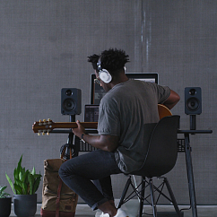 Bookshelf speakers Kanto YU4 Matte Black