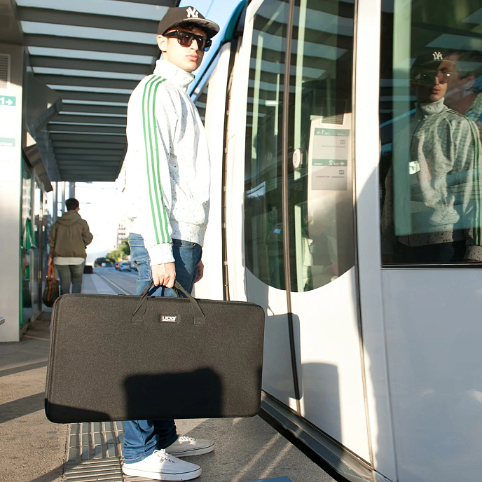 Case UDG Creator Controller Hardcase Extra Large MK2 Black - img.9