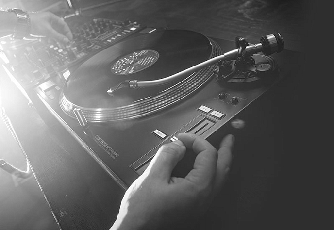 Turntable Reloop RP-7000 MK2 - img.1