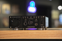 Headphone amplifier with DAC Violectric DHA V226