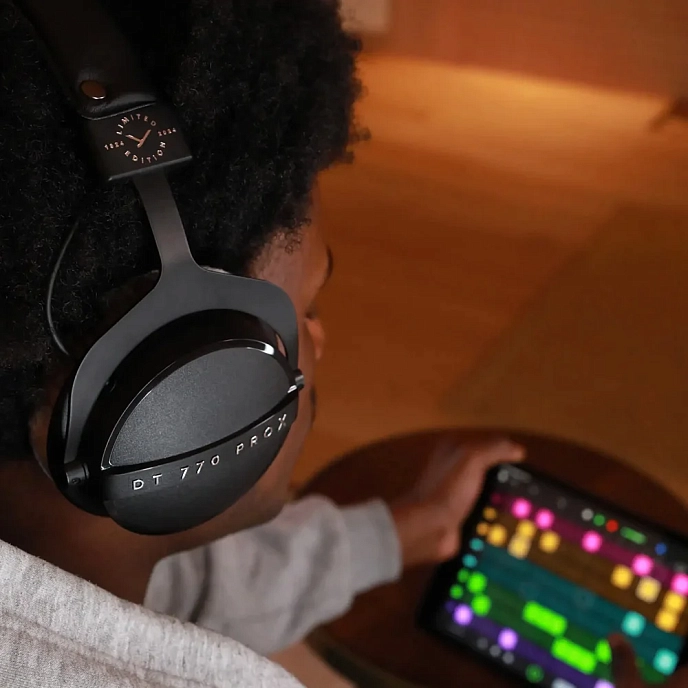 Monitor headphones Beyerdynamic DT 770 PRO X Limited Edition Black - img.8