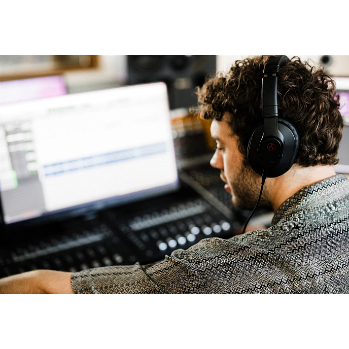 Over-ear headphones Austrian Audio Hi-X20 - img.10