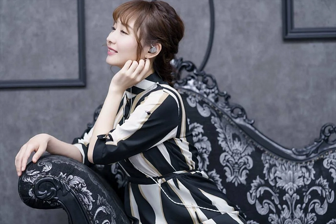 IEMs headphones Queen Of Audio New Mojito - img.6