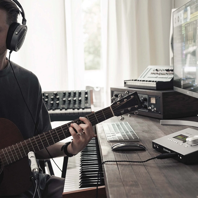 Audio interface Universal Audio Apollo x4 Gen 2 Essentials+ Edition Silver - img.4