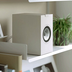 Speaker System KEF Q1 Meta Satin White + Eversolo Play + Loewe We. HEAR 1 Storm Grey (Bundle)