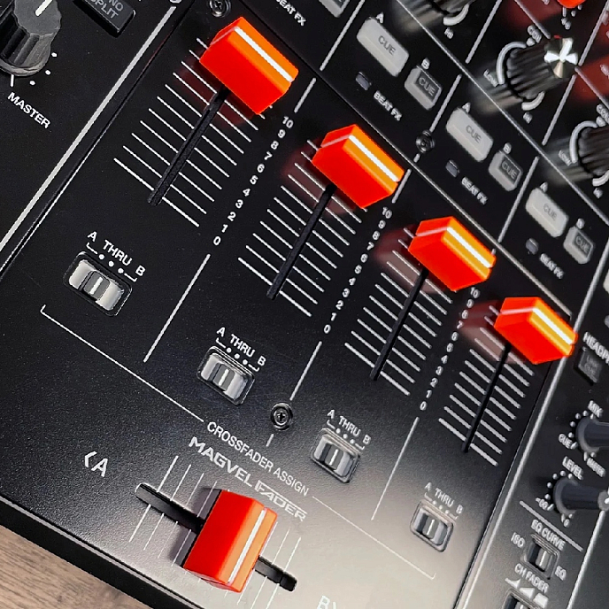 DJTT Chroma Caps Fader Pro Magvel (Plastic) Chrome Gold - img.3