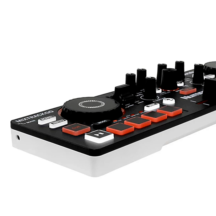 DJ controller Numark Mixtrack Go Black - img.3