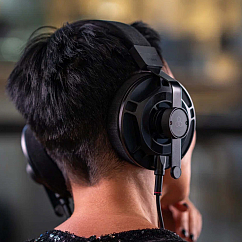 Over-ear headphones Final Audio D7000 Black